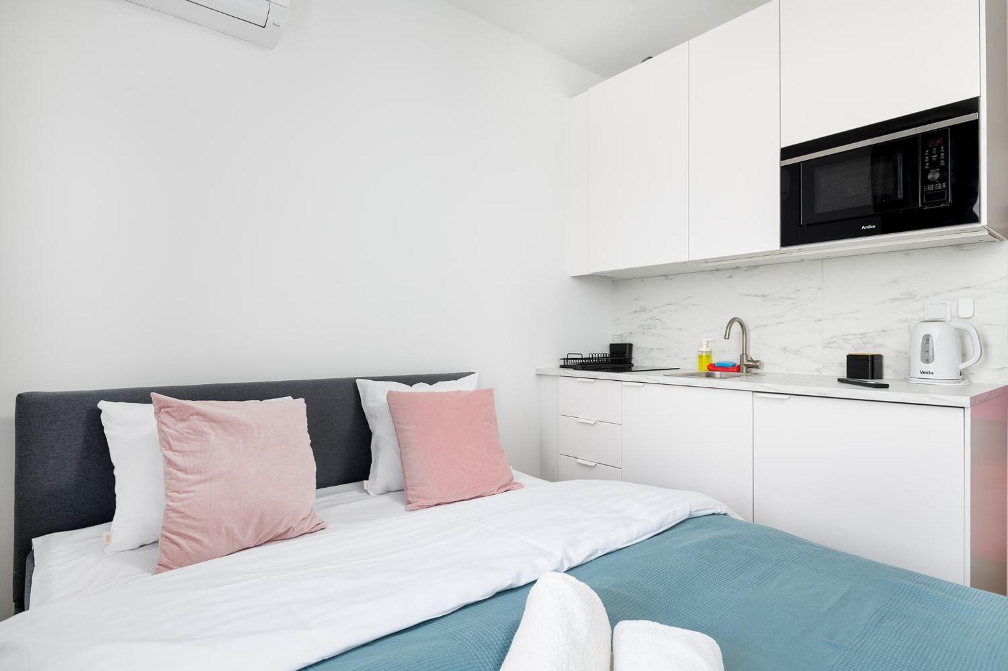 Apartment Rentplanet - Wiktoryn Warschau